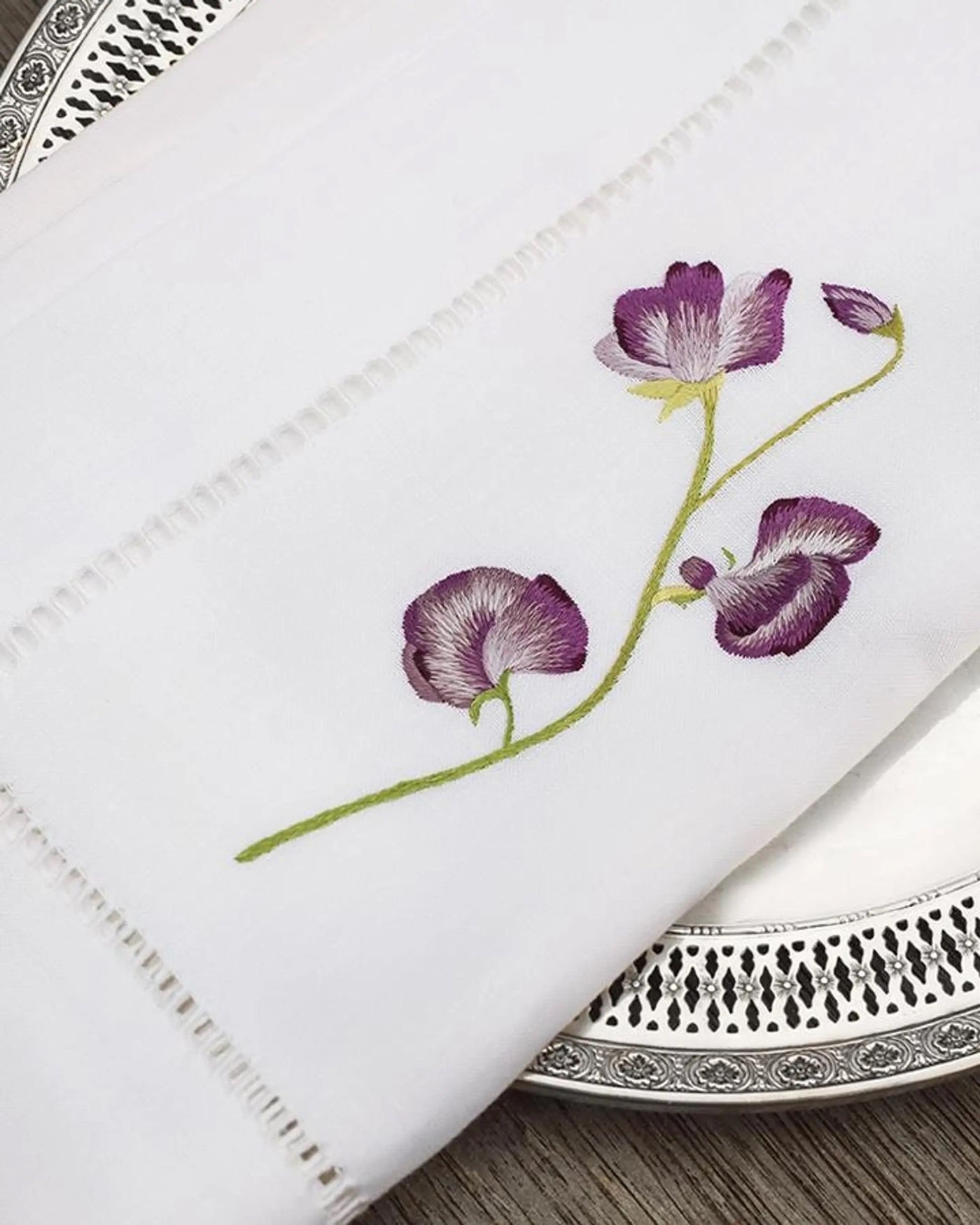 Gayle Warwick Sweet Pea White linen napkin