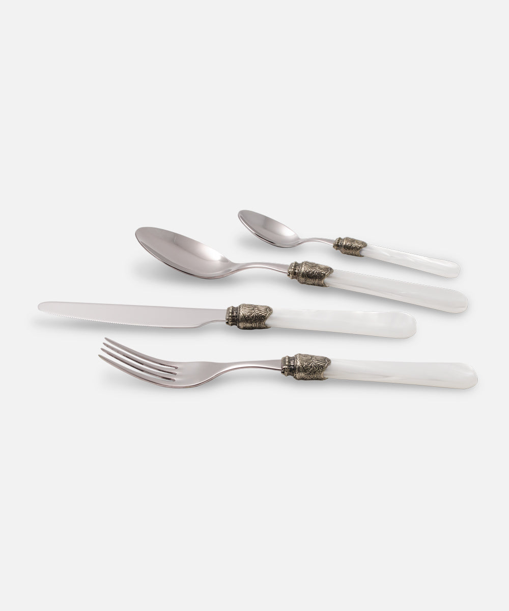 Penelope White 4 pieces table set